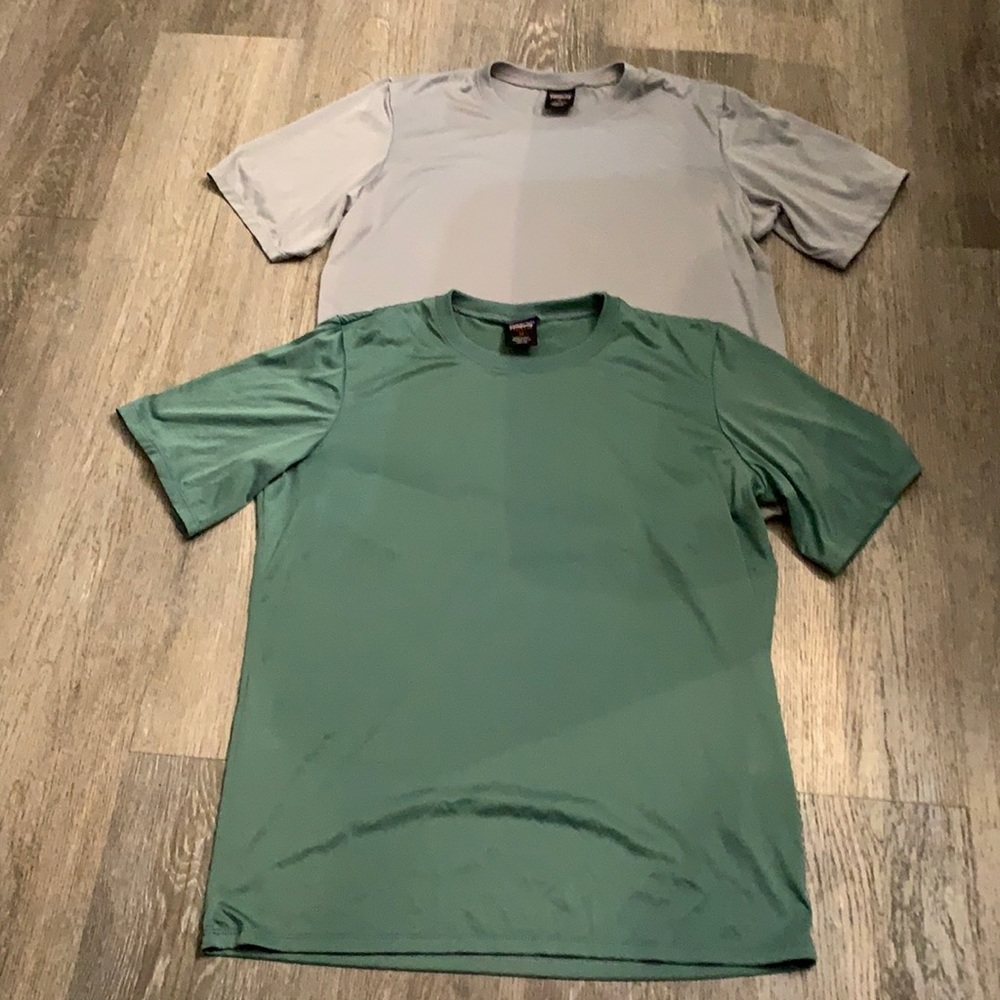 2 Patagonia shirts size M for men’s